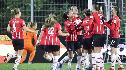PSV Vrouwen wint dankzij prachtgoal Naomi Pattiwael van sc Heerenveen